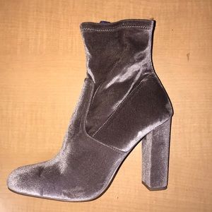 Steve Madden plum velvet booties